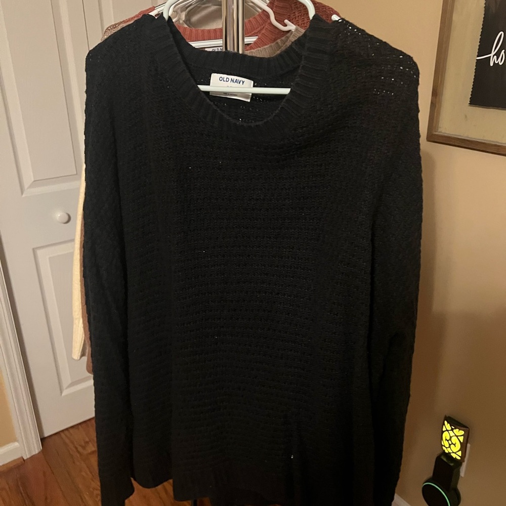 Old navy sweater
Xl tall